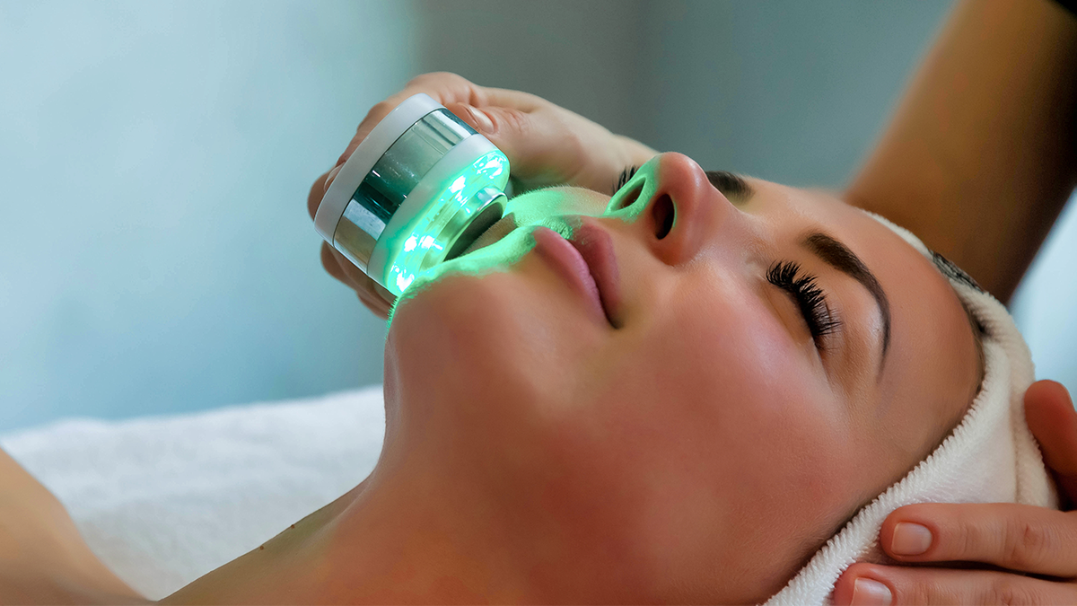 ¿Cómo de efectiva es la terapia de luz LED facial para cuidar nuestra piel?