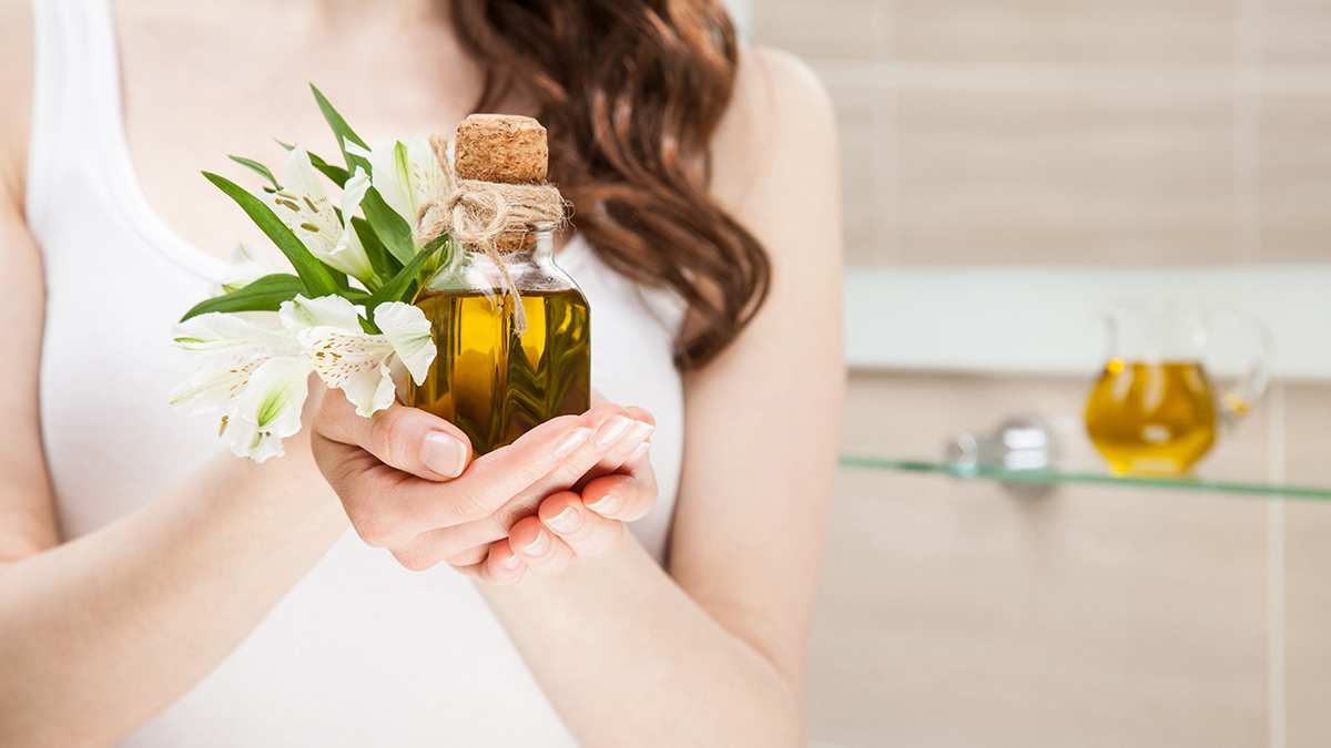 Top 4 des bienfaits de l'huile d'olive sur la peau : Femme